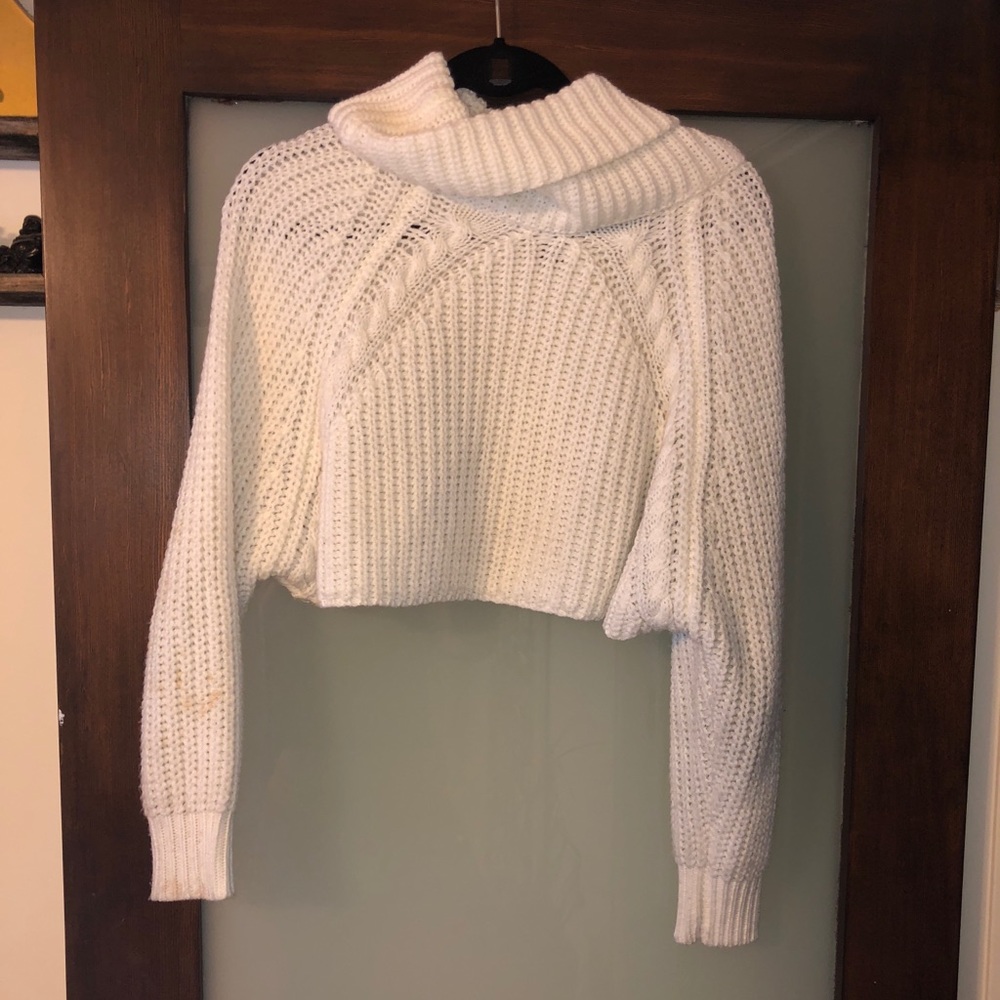 Cropped Turtle Neck - cream